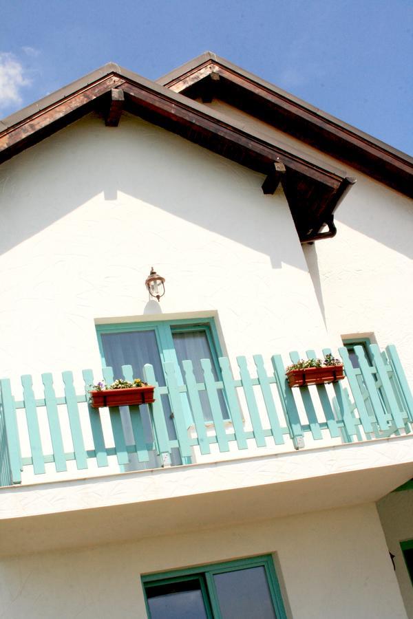 Fragaria Hotel Zimandcuz Exterior foto
